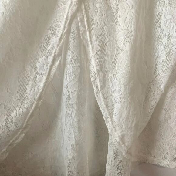 White Lace Short Sleeve Top With Ruffle Detail & Open Back Design By Alex & Jane - Picture 5 of 8